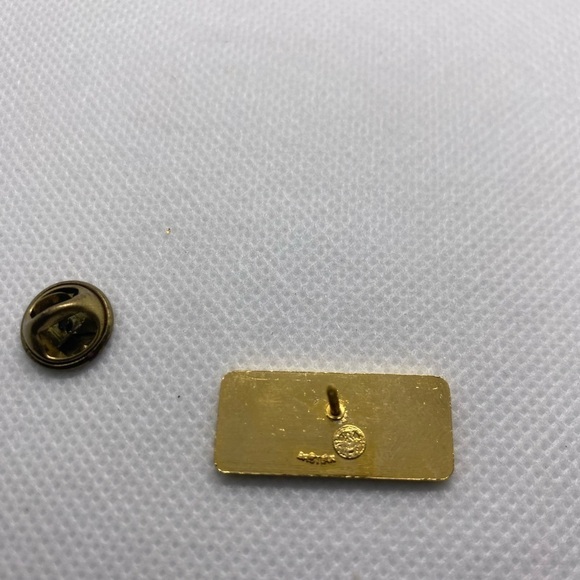 Chevrolet GM Certified Used Cars Vehicles Salesmen Lapel Pin - Picture 4 of 4